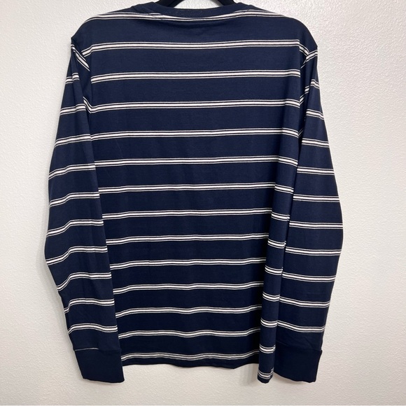 Old Navy Men's Blue and White Striped Long Sleeve Tee - Picture 3 of 8